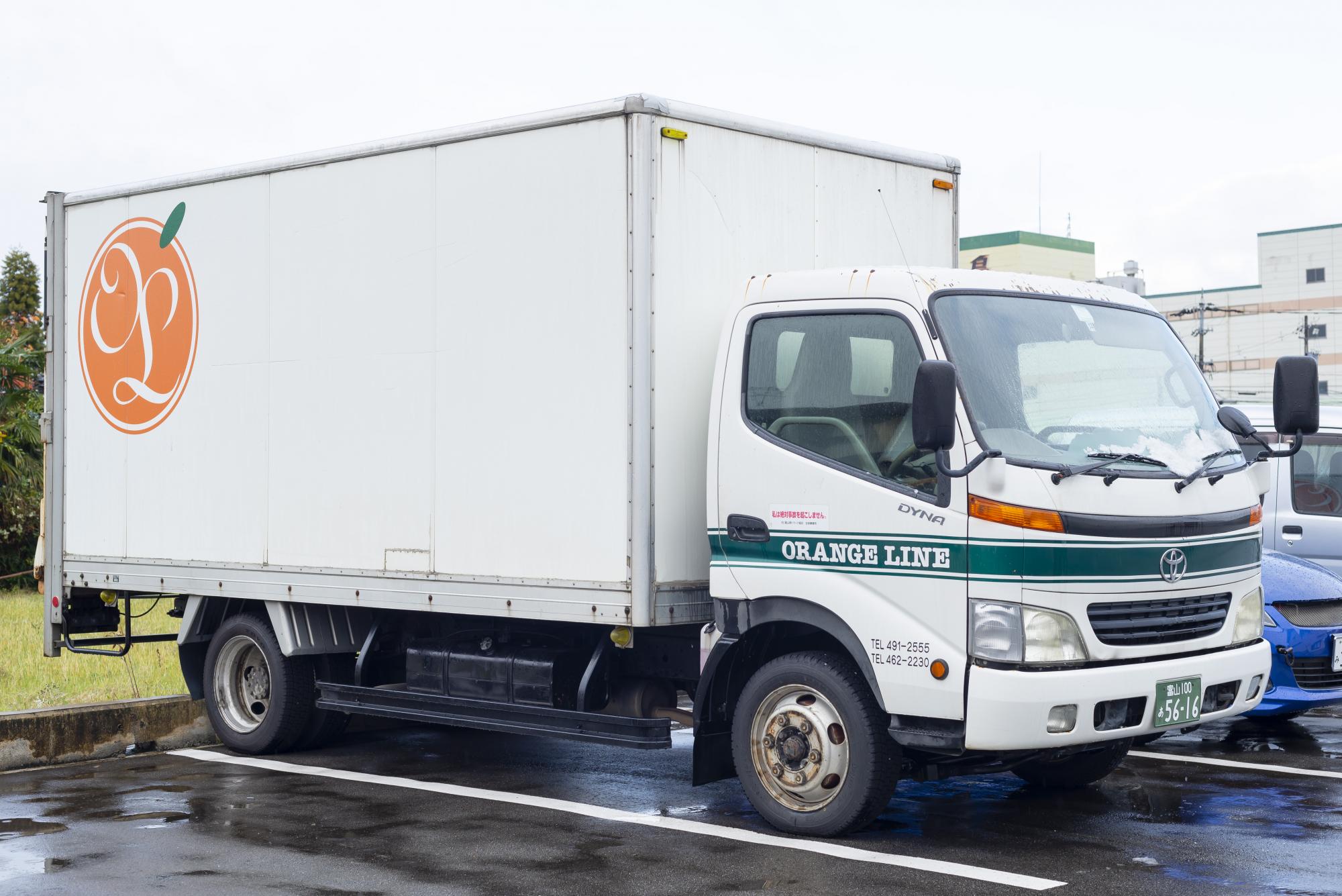 富山県内運転の2～4トントラックドライバー